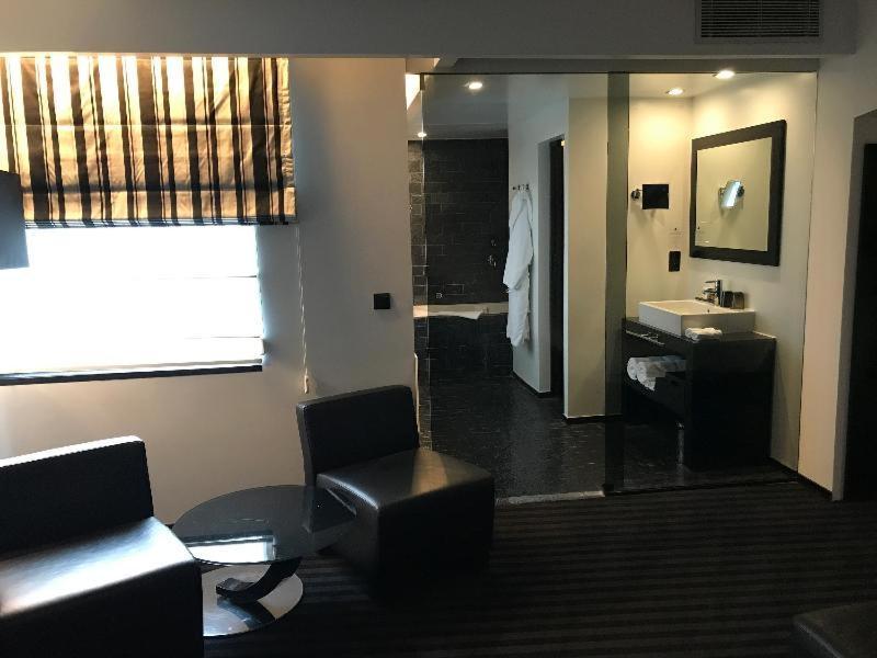 Yooma Urban Lodge Saint-Gilles Стая снимка