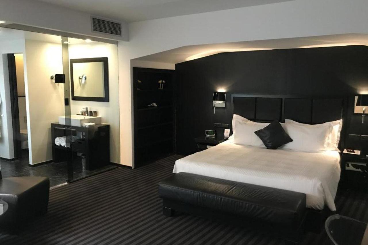 Yooma Urban Lodge Saint-Gilles Екстериор снимка
